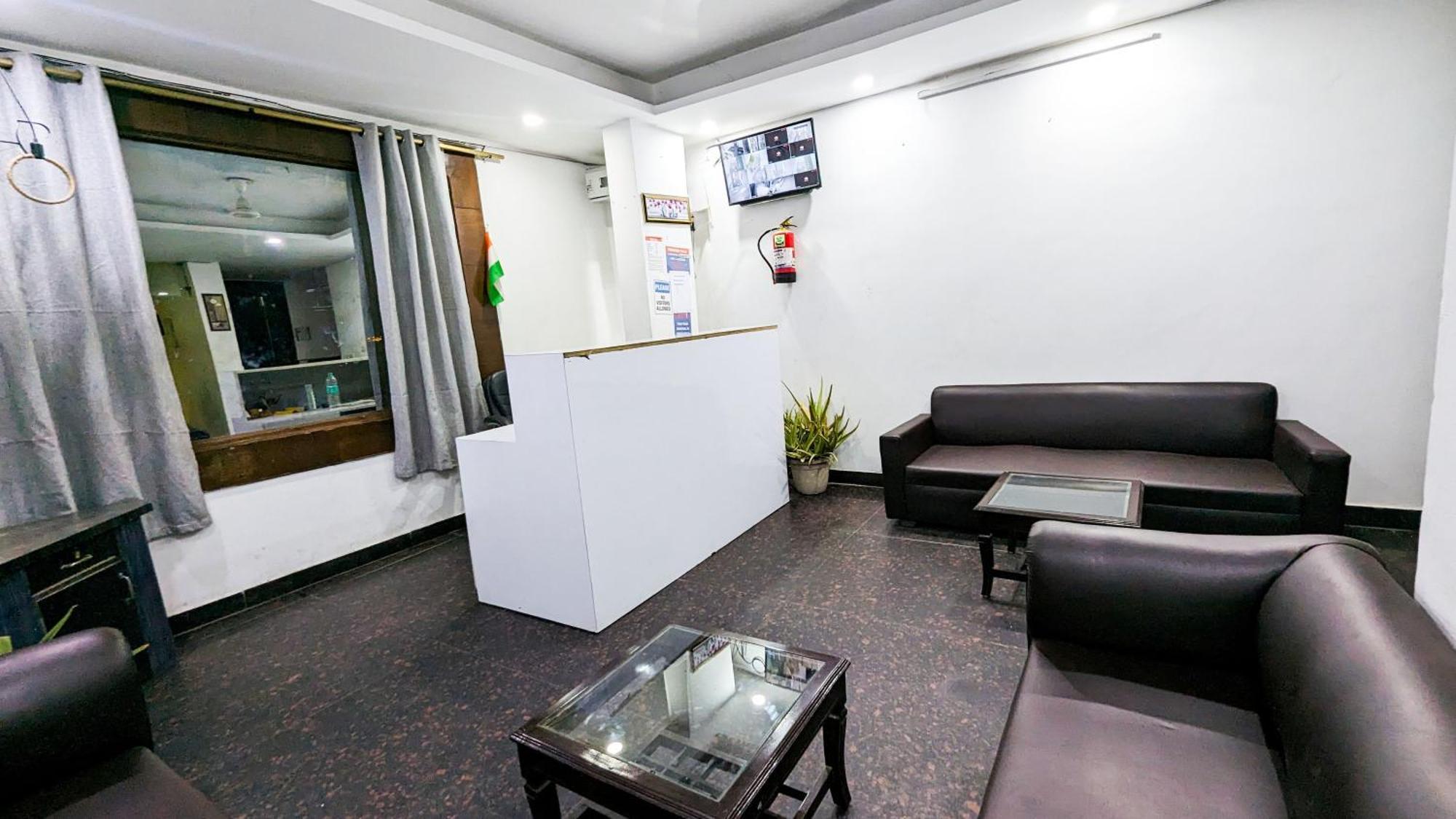 Hotel Aron By The Premium Villa New Delhi Bagian luar foto