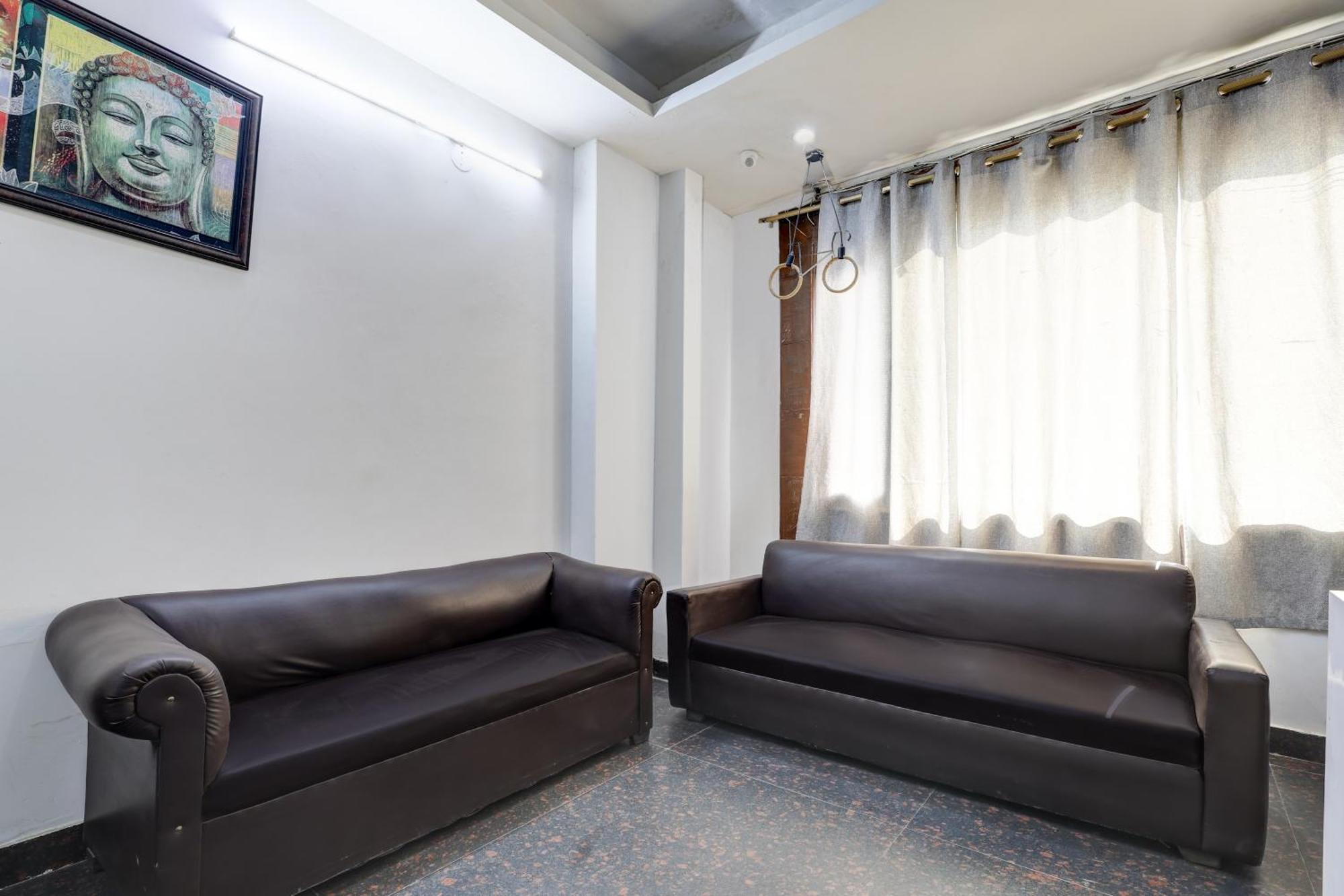 Hotel Aron By The Premium Villa New Delhi Bagian luar foto